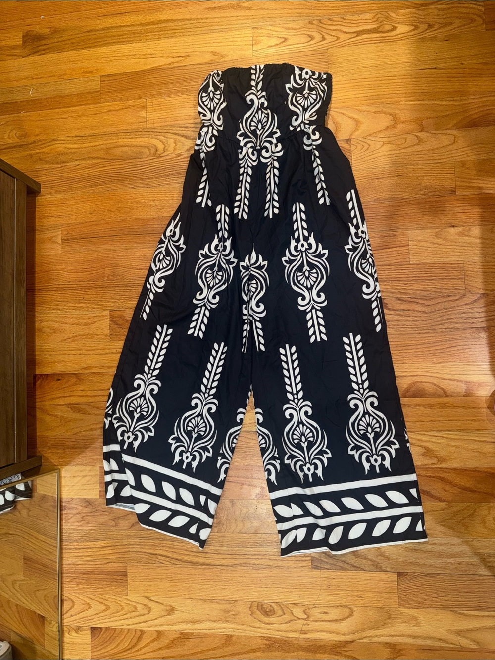 Women's Black & White Strapless Wide-Leg Jumpsuit